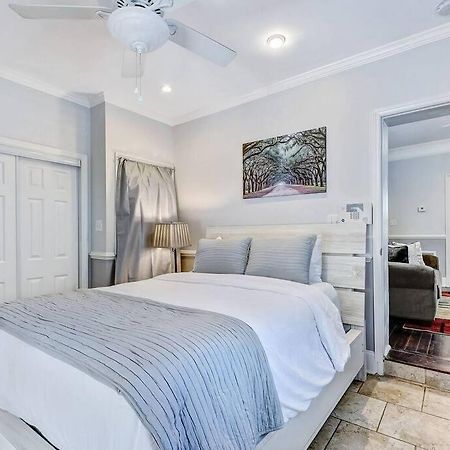 Historic Savannah Gold Private Condo With Pool - 2Bed, 1&Half Bath, Sleeps 6, 1St Floor, 15 Min Walk To Historic Savannah Center And All Attractions Екстериор снимка