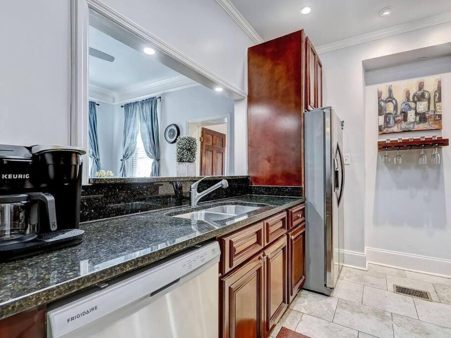 Historic Savannah Gold Private Condo With Pool - 2Bed, 1&Half Bath, Sleeps 6, 1St Floor, 15 Min Walk To Historic Savannah Center And All Attractions Екстериор снимка