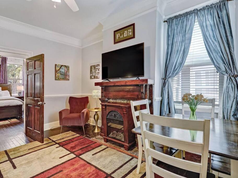 Historic Savannah Gold Private Condo With Pool - 2Bed, 1&Half Bath, Sleeps 6, 1St Floor, 15 Min Walk To Historic Savannah Center And All Attractions Екстериор снимка