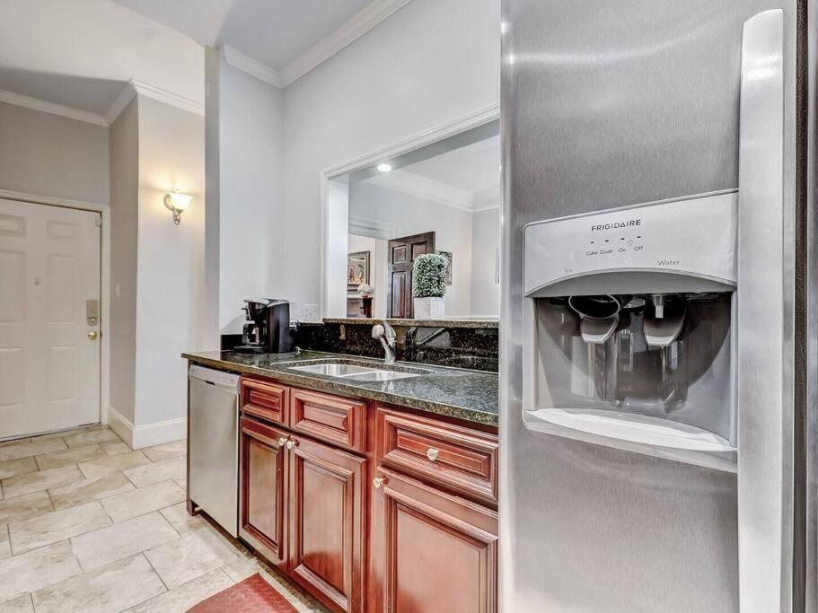 Historic Savannah Gold Private Condo With Pool - 2Bed, 1&Half Bath, Sleeps 6, 1St Floor, 15 Min Walk To Historic Savannah Center And All Attractions Екстериор снимка