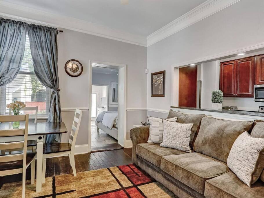 Historic Savannah Gold Private Condo With Pool - 2Bed, 1&Half Bath, Sleeps 6, 1St Floor, 15 Min Walk To Historic Savannah Center And All Attractions Екстериор снимка