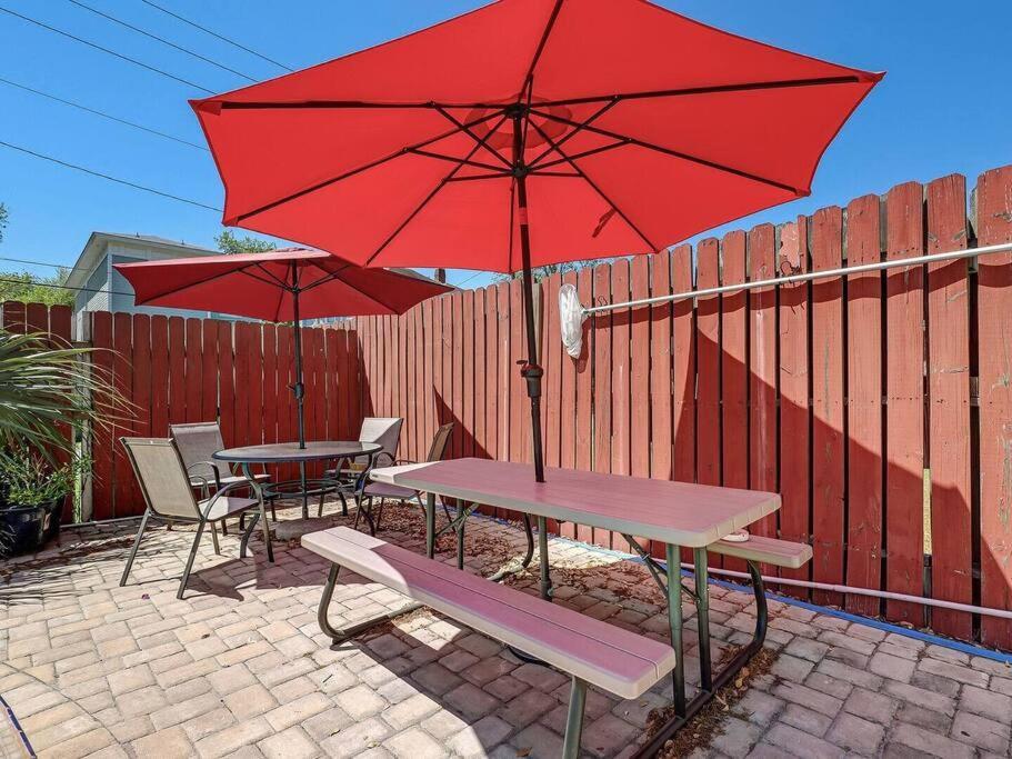 Historic Savannah Gold Private Condo With Pool - 2Bed, 1&Half Bath, Sleeps 6, 1St Floor, 15 Min Walk To Historic Savannah Center And All Attractions Екстериор снимка